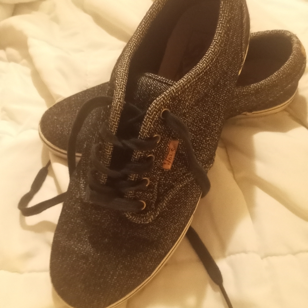 Vans - Picture 3 of 3